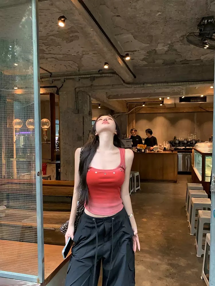 키오프 나띠 민소매 나시 티셔츠 공항패션 U넥 그라데이션 의상 옷 패션 - 상세 이미지 2