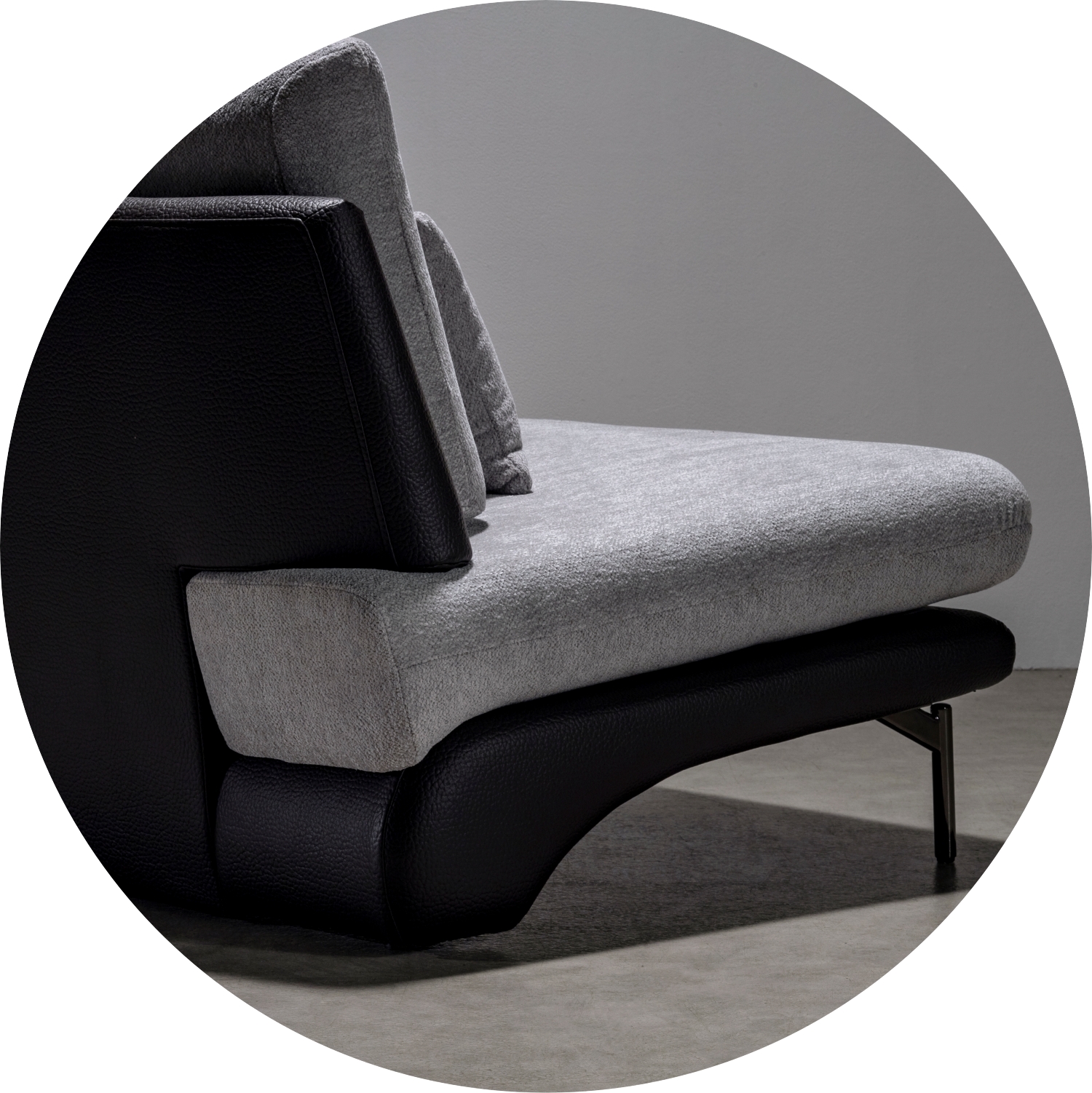 수아브 루디 부클레 레이븐 3인 패브릭 소파 팔걸이 없는 소파