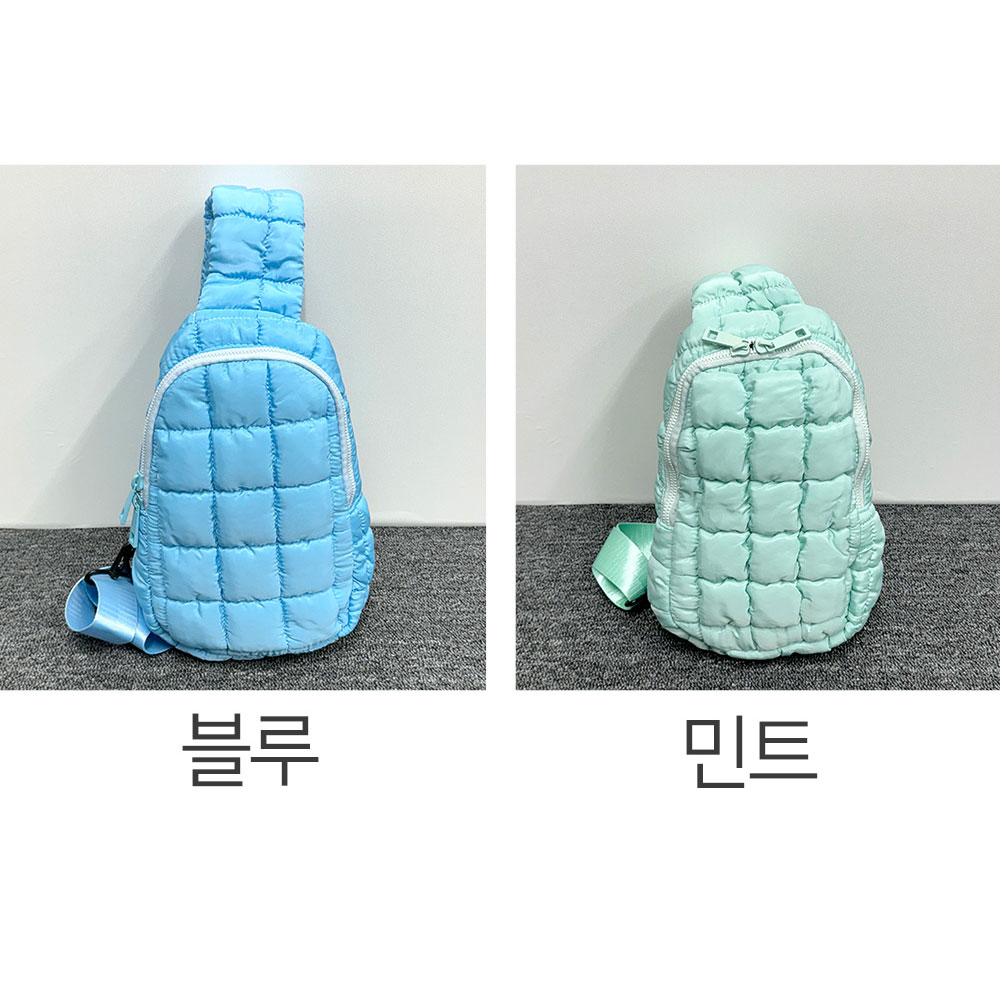 캐주얼 패딩 퀄팅 슬링백가방 옆으로 앞으로 매는 가방 와플 미니 가을 겨울 크로스백 - 상세 이미지 4