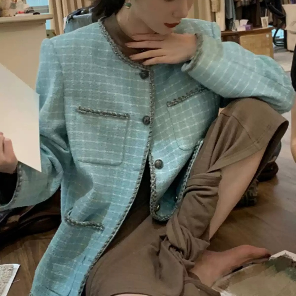손해보기싫어서 12화 신민아 코트 자켓 손해영 체크 프렌치 의상 옷 패션 - 메인 이미지