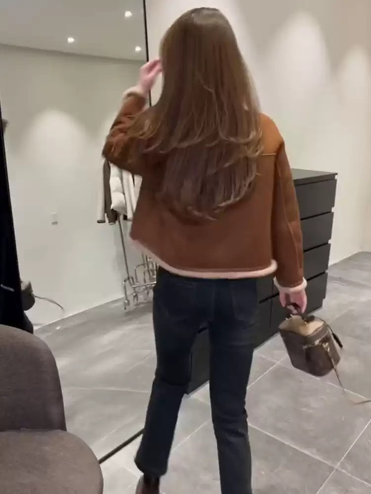 손해보기싫어서 12화 신민아 자켓 무스탕 손해영 가을 레더 의상 옷 패션 - 상세 이미지 5