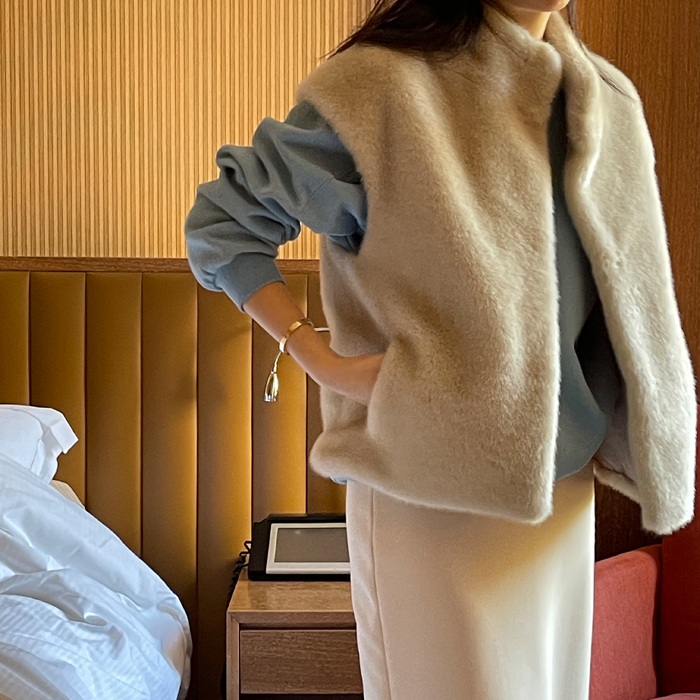 인조 밍크퍼 캐주얼 하이넥 조끼 베이지 브라운 이미지 7
