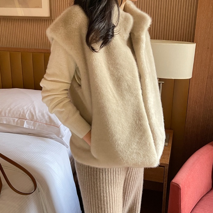 인조 밍크퍼 캐주얼 하이넥 조끼 베이지 브라운 - 상세 이미지 4