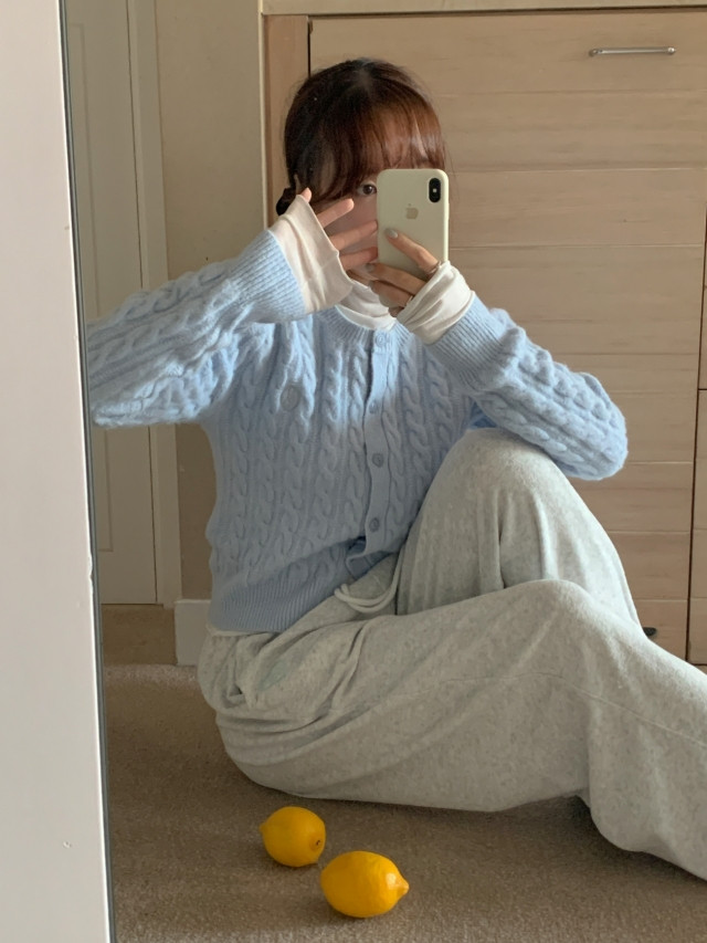 ✨후기극찬!💕URBANE MADE💕 조이 크롭 케이블 알파카 꽈배기 가디건 (3c) 상세 이미지 136