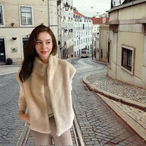 인조 밍크퍼 캐주얼 하이넥 조끼 베이지 브라운 - 상품 이미지