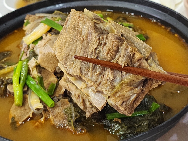 무료배송 폭탄 감자탕 3kg 대용량 밀키트 목뼈 우거지 - 메인 이미지