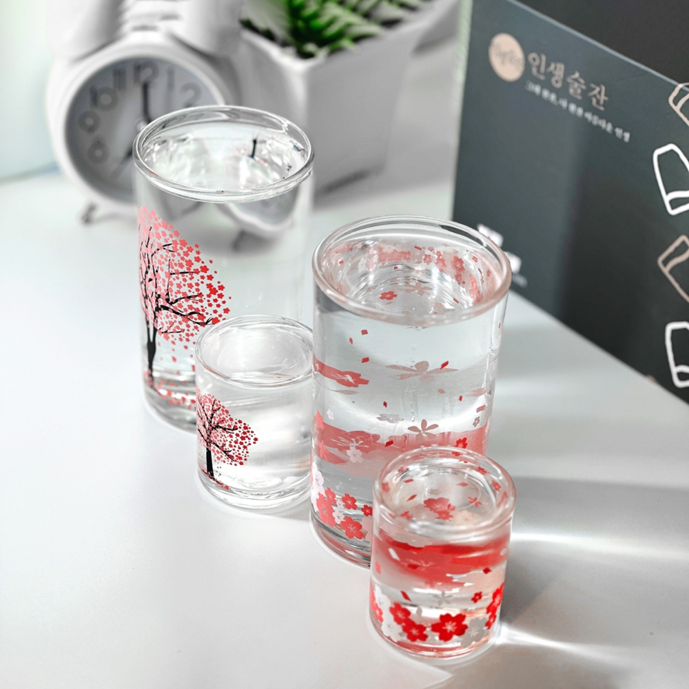 꽃피는 벚꽃 봄꽃 소주잔 맥주잔 4p 세트 집들이선물 변색 변온 소맥 인생술잔