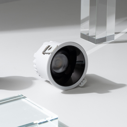 LED IOT 움푹 55mm(2인치) 다운라이트 7W 흑도금 매립등 - 메인 이미지
