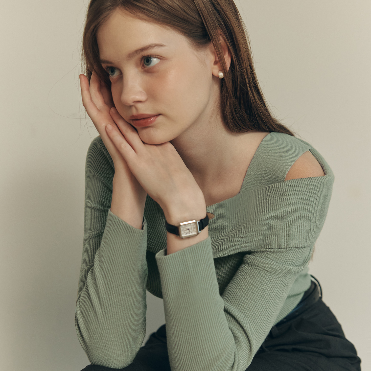 [제로스트릿][5컬러] 솔리드 언발란스 오프숄더 스웨터 SOLID UNBALANCE OFF SHOULDER SWEATER 이미지 8