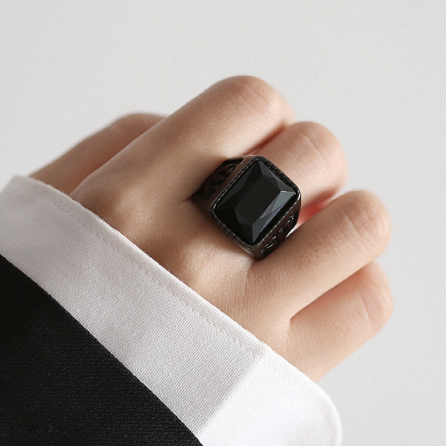 유니크 블랙 큐빅 포인트 써지컬스틸 블랙 볼드 반지 - 상세 이미지 2