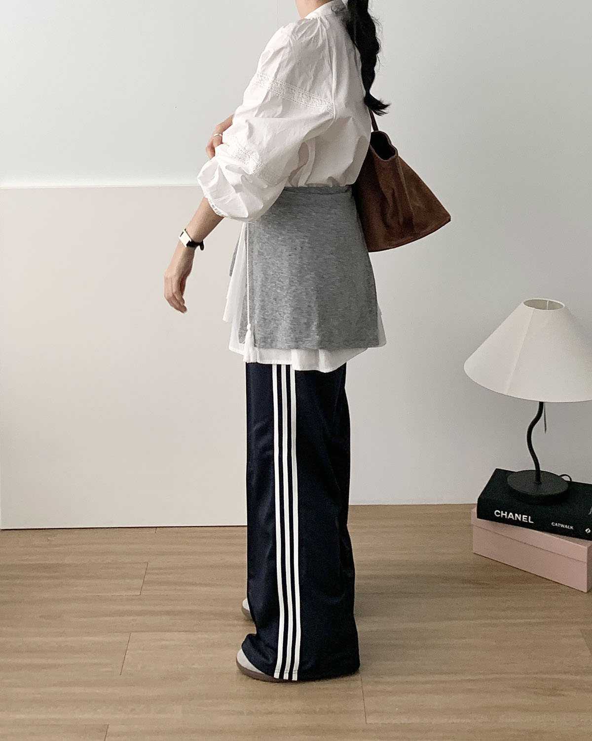 벨라 미니 원피스 자수 셔링 A라인 코튼 퍼프 블라우스 드레스 웨어링무드 (화이트) 이미지 6