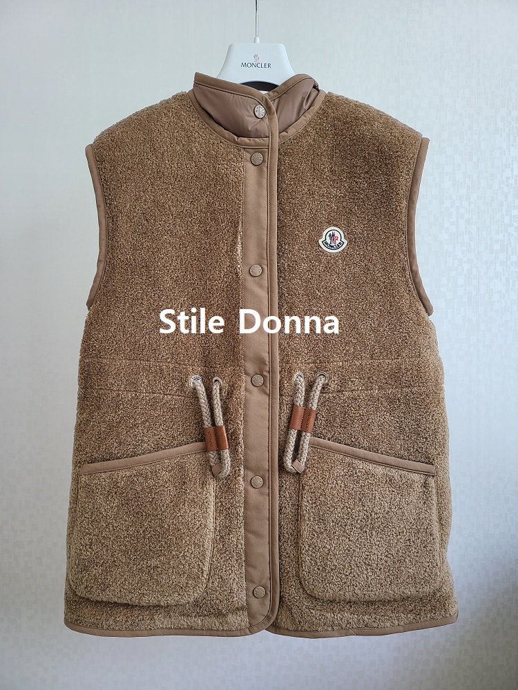 [국내배송]24FW 몽클레르 BOST 테디 다운 베스트 카멜베이지