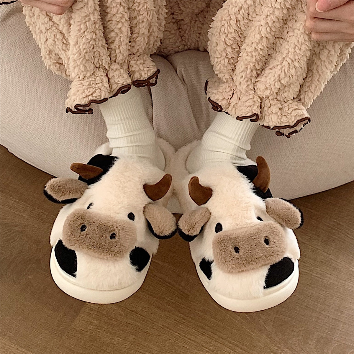 밀크카우 털실내화 겨울 거실화 실내 슬리퍼 여성 남성 커플 거실 실내화 이미지 6