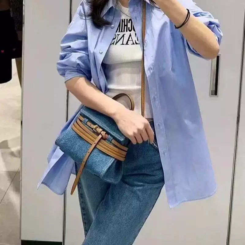 엄마친구아들 15화 정소민 핸드백 가방 배석류 데님 토트백 의상 옷 패션 - 상세 이미지 4