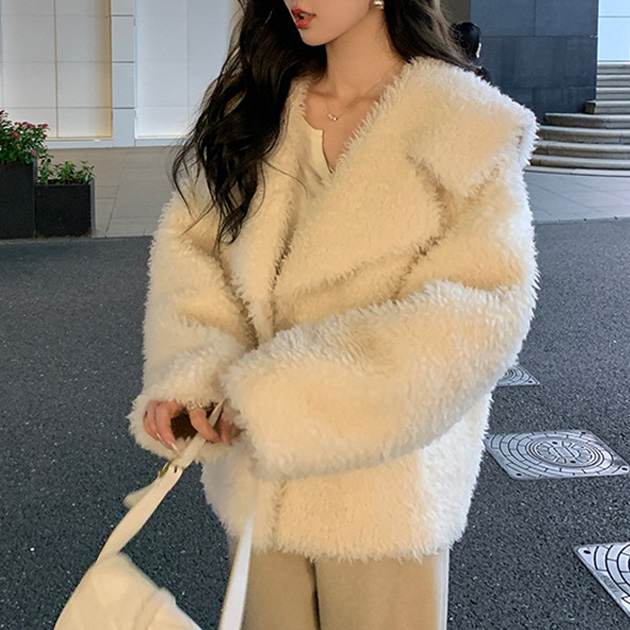 리얼양모 뽀글이 화이트 넥카라 겨울 퍼자켓 모피