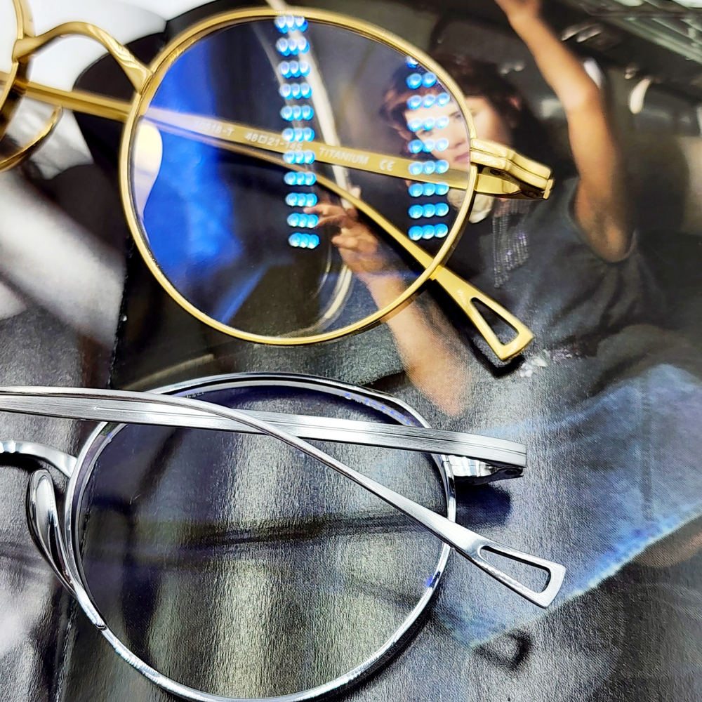 티타늄 안경테 긱시크 돋보기 코받침없는 블루라이트 안경 남자 여자 일본 명품