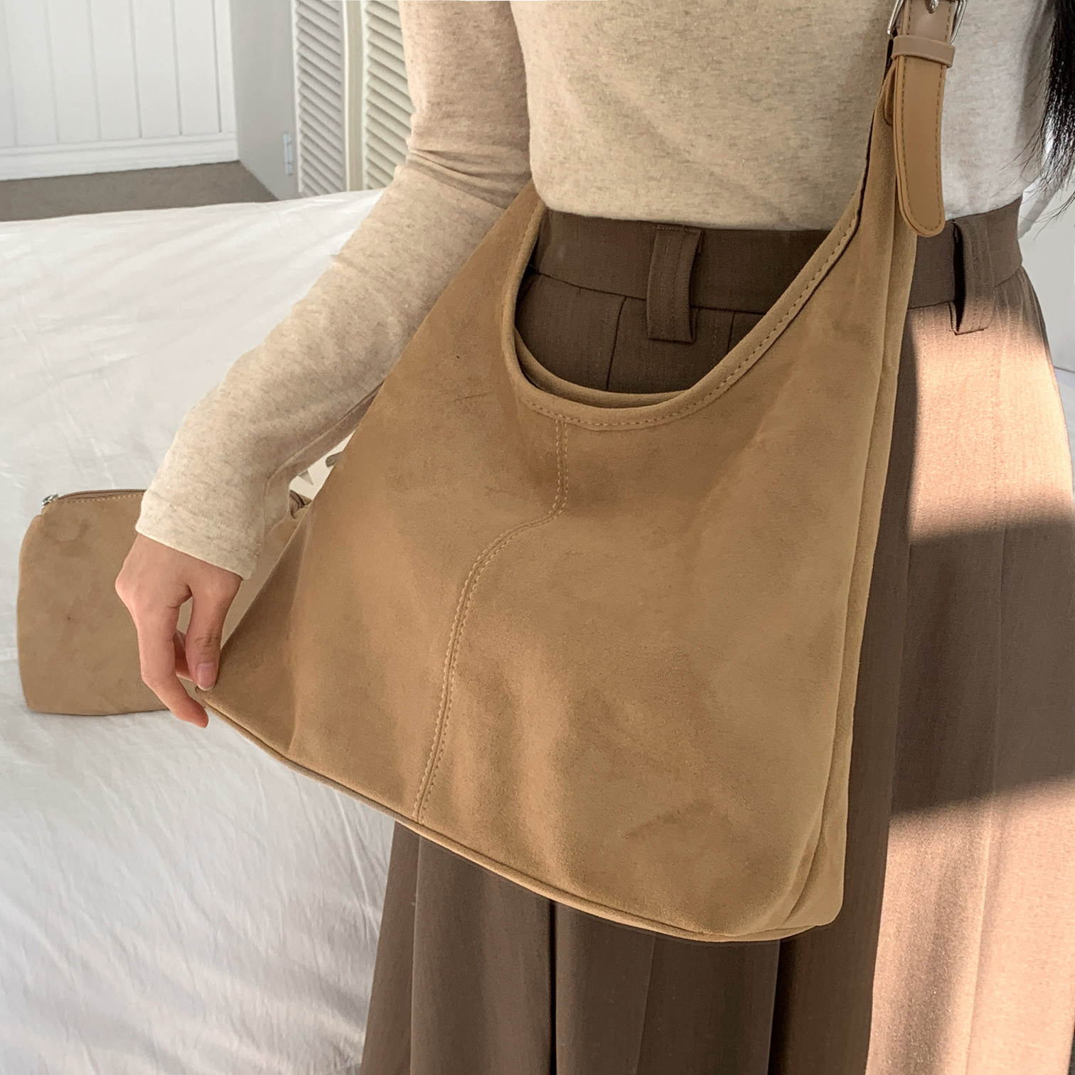 [파우치SET/고퀄리티] 디파인 스웨이드 빅 숄더백 보부상 레더 가을 세무 호보백 파우치 세트 대학생 오피스룩 가방 상세 이미지 21