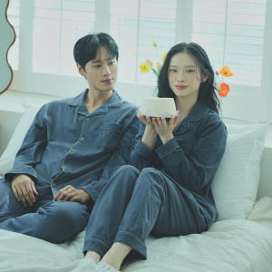 포그니포 커플잠옷 세트 수면 신혼부부 파자마 홈웨어 부모님 선물 착용 후기 | 사이즈/핏 총정리 - 상품 이미지 1