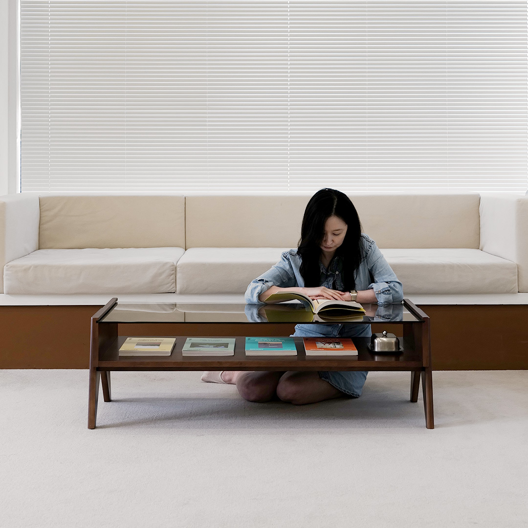 자야캠핑 오울루 2단 원목 좌식 거실 카페 유리 소파 테이블 월넛 1200