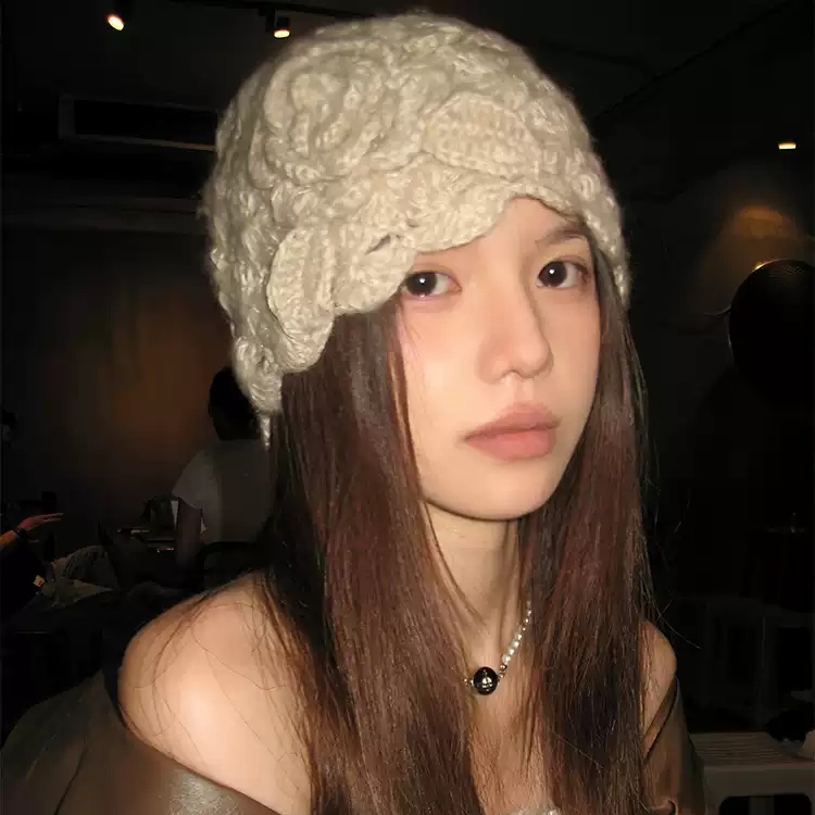 빈티지 뜨개 비니 니트모자 할머니 꽃모양 힙한 가을 겨울 포인트 레이어드 패션 코디 3컬러 - 상품 이미지