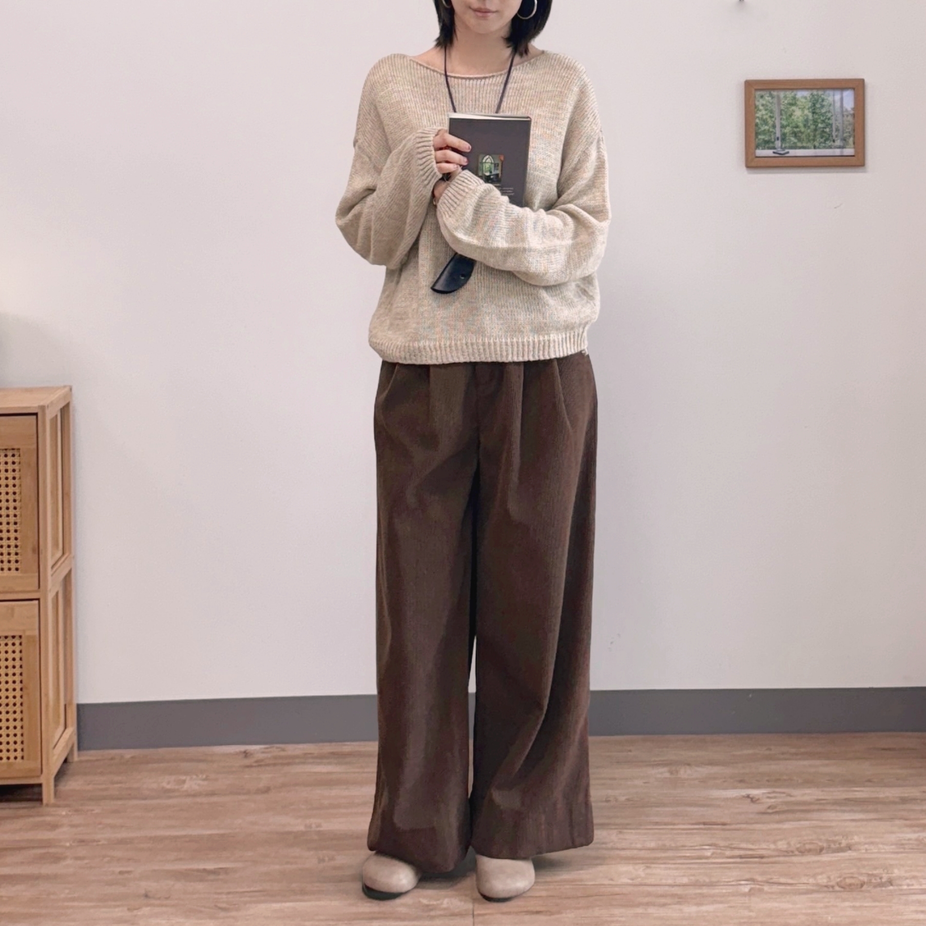 루즈핏니트티 보트넥 입술넥 스웨터 - 상세 이미지 3
