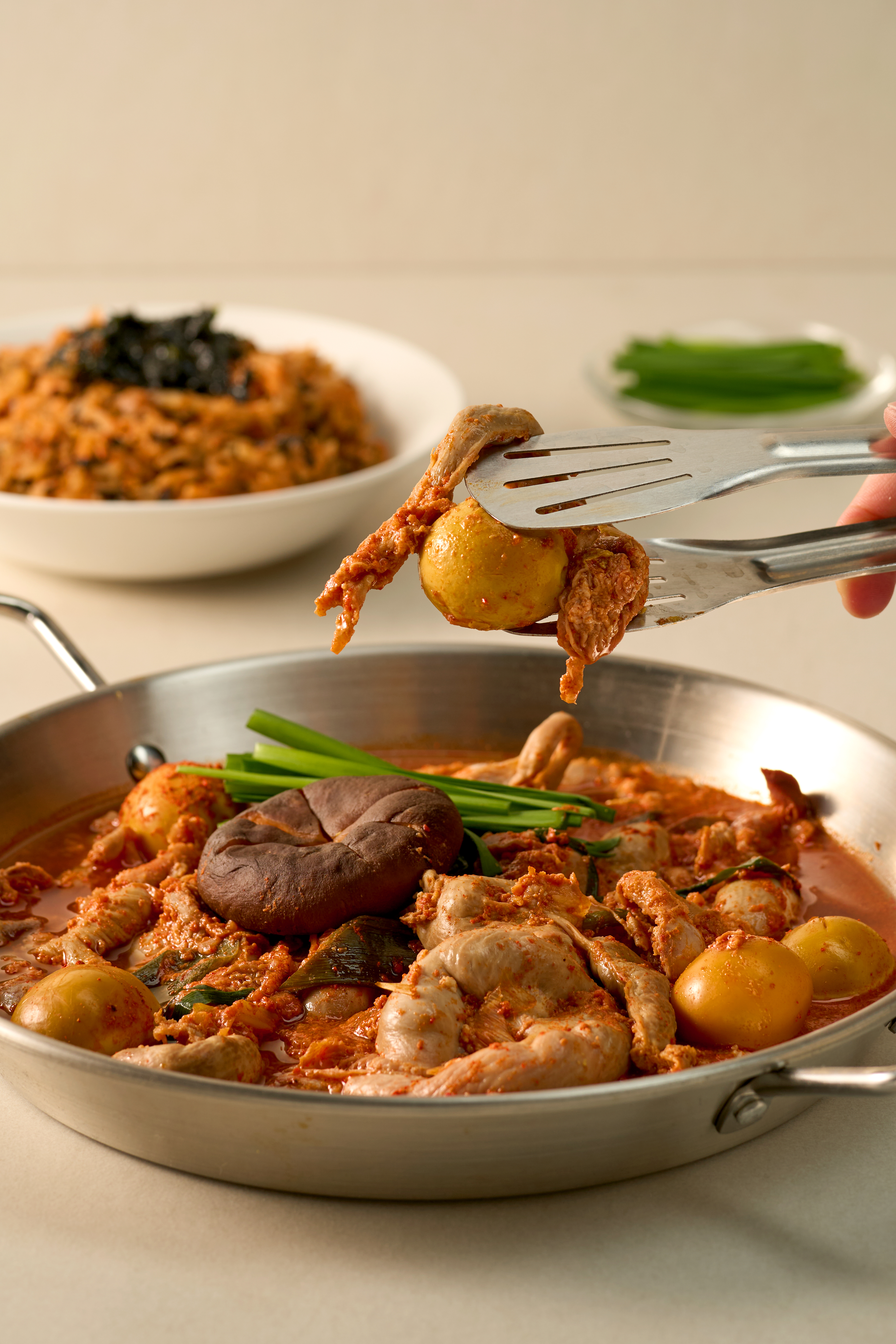 닭 내장탕 700g(2,3인분) 내장 전골 곱창 알집 알탕 찌게 국물 간편식 밀키트 야식 - 상세 이미지 4