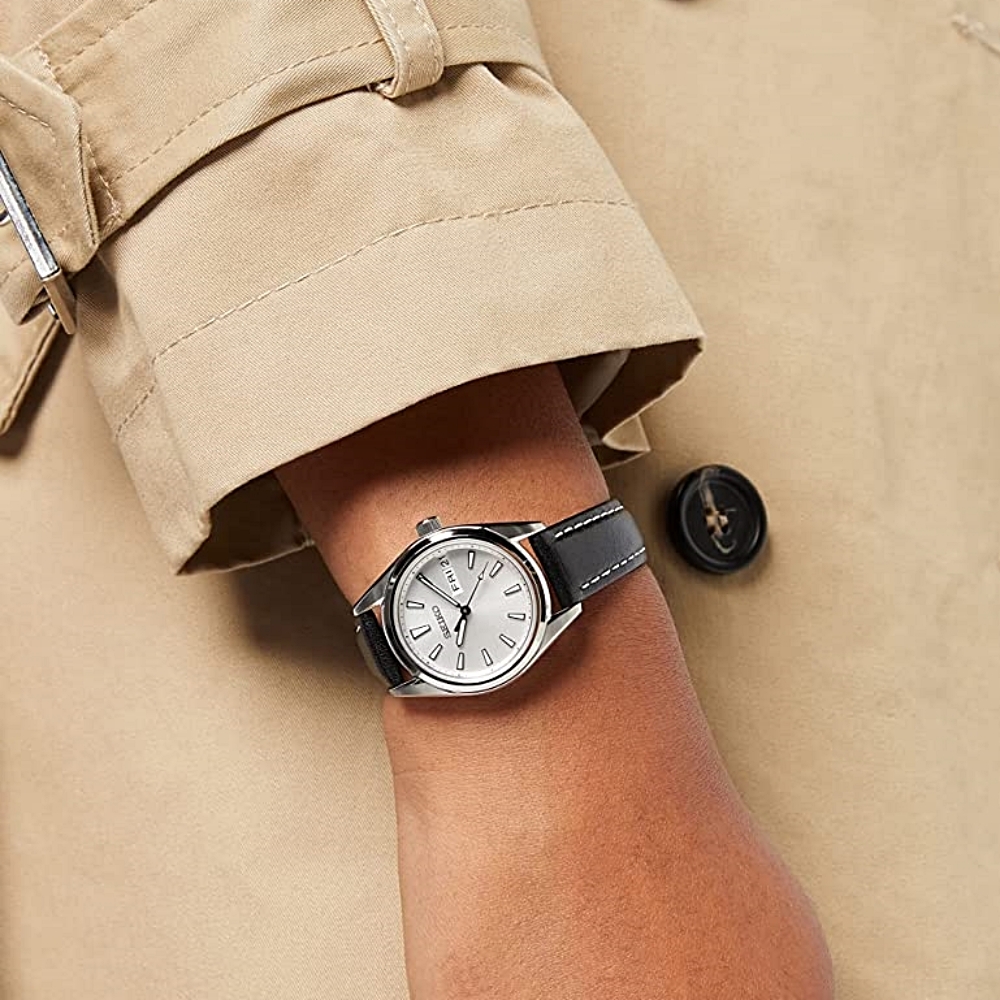 세이코 SEIKO 클래식 실버 사파이어글라스 SUR455P1 여자 손목 캐주얼 시계 - 상세 이미지 4