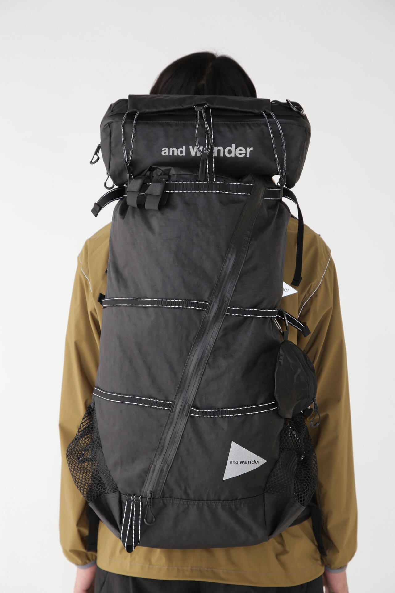 앤드원더 백팩 ECOPAK expansion sack 남녀공용 가방 고프코어룩 5743975006F031 - 상세 이미지 2
