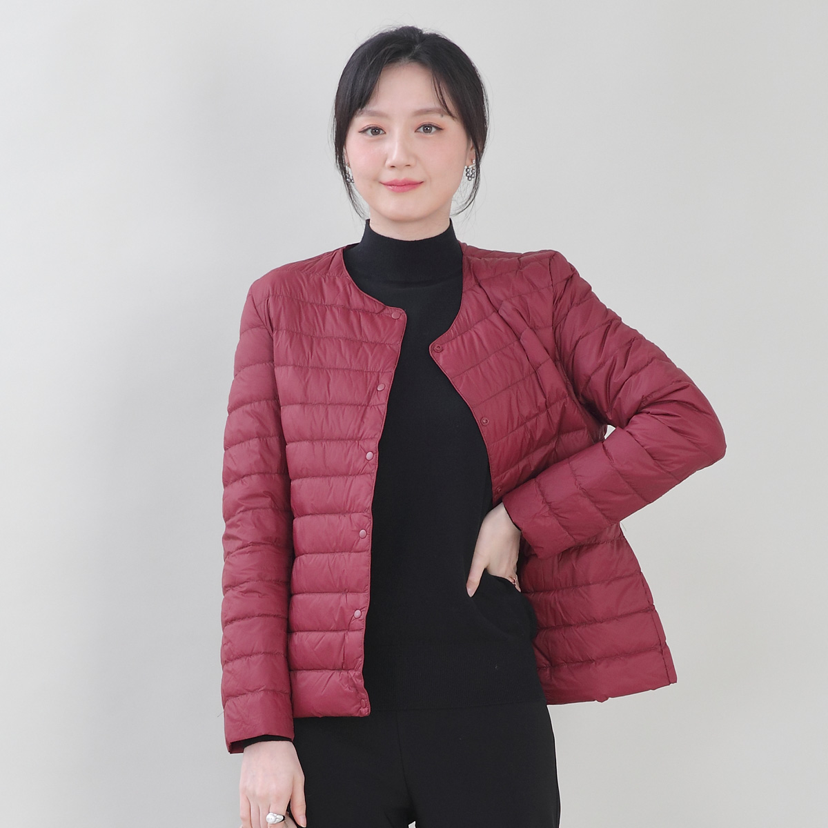 엄마옷 밀크 넥변형가능 브이 라운드 오리털 초경량 똑딱이 봄 가을 패딩 점퍼 J08150 - 상세 이미지 5