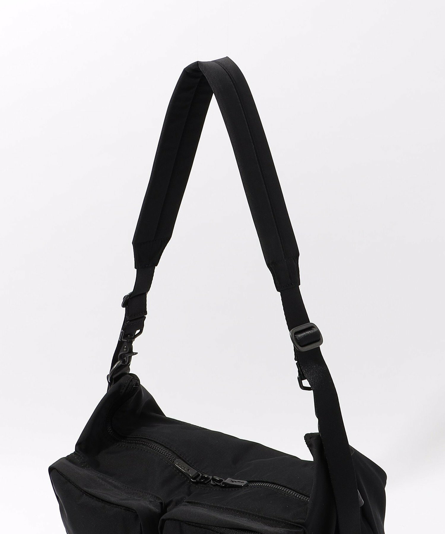 아미아칼바 AMIACALVA GABARDINE BODY BAG 개버딘 바디백 블랙 - 상세 이미지 5