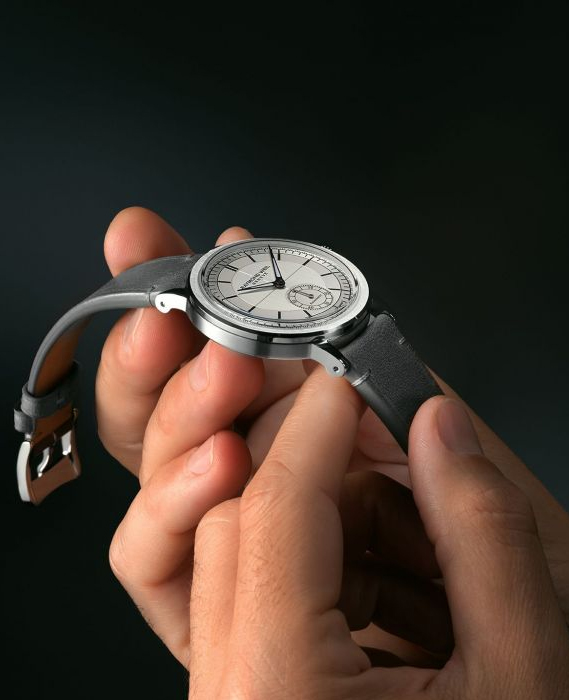 [GPHG 수상] 밀레짐 스몰세컨즈 가죽 39.5mm 실버