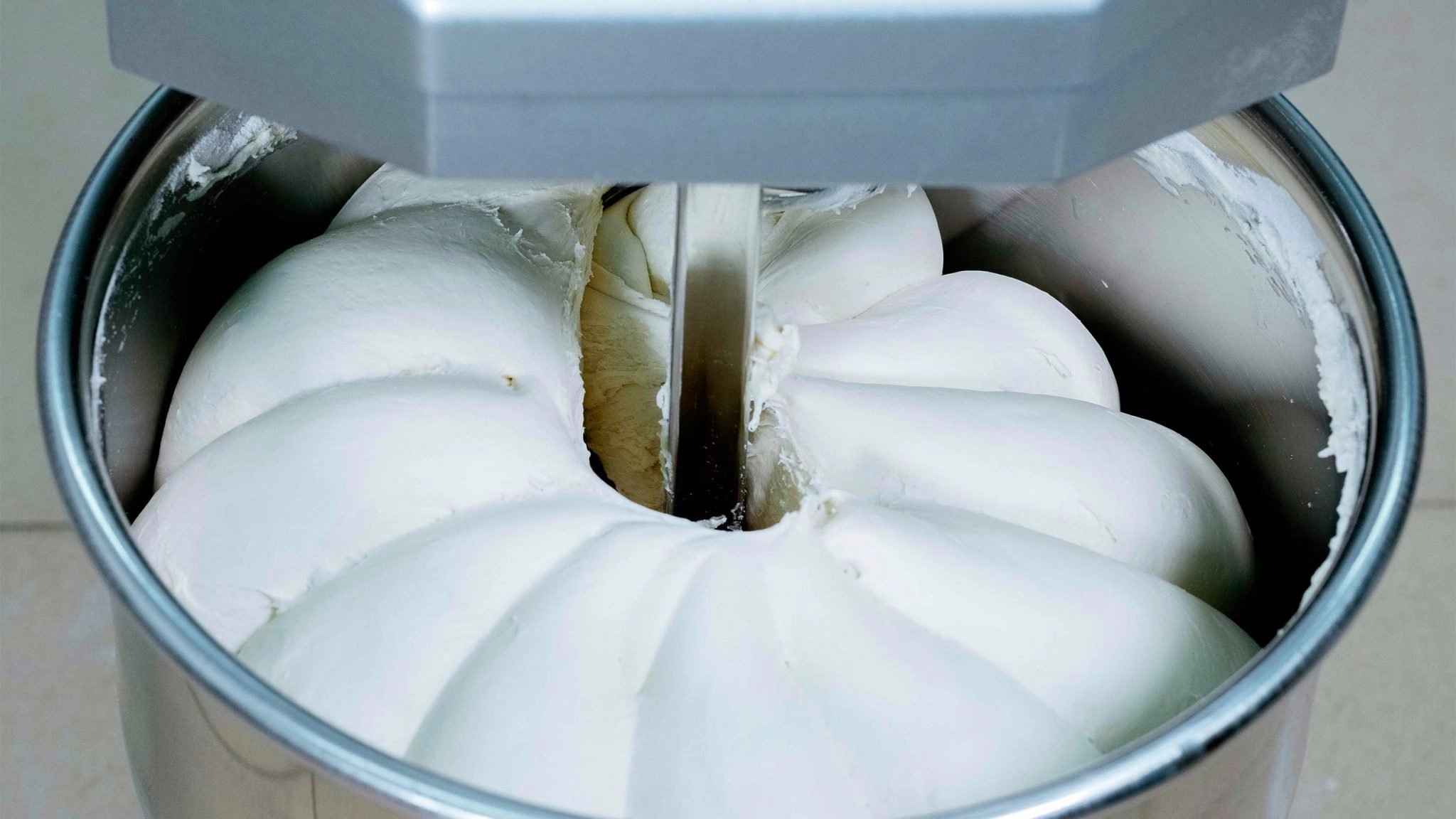 스파이럴반죽기 30리터 제빵반죽기 밀가루 반죽기계 대형 빵 업소용 믹서 대용량 16인치