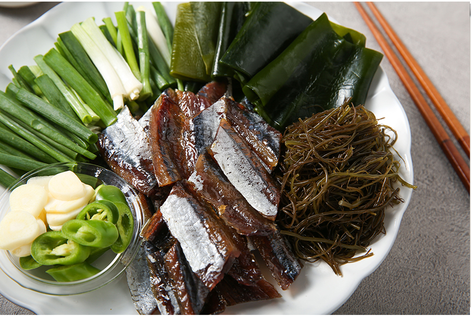 포항 구룡포 과메기 야채세트 꽁치 청어 아이스박스 포장 선물용 햇 해초 모둠 - 상세 이미지 3