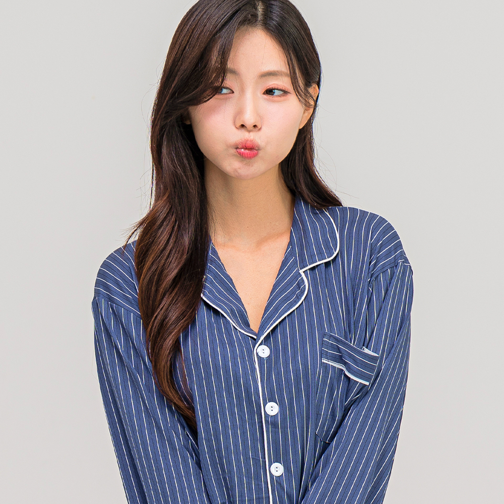 [2PACK] 커플 핀스트라이프 잠옷 카라 피치기모 긴팔 파자마 홈웨어 세트 - 상세 이미지 2