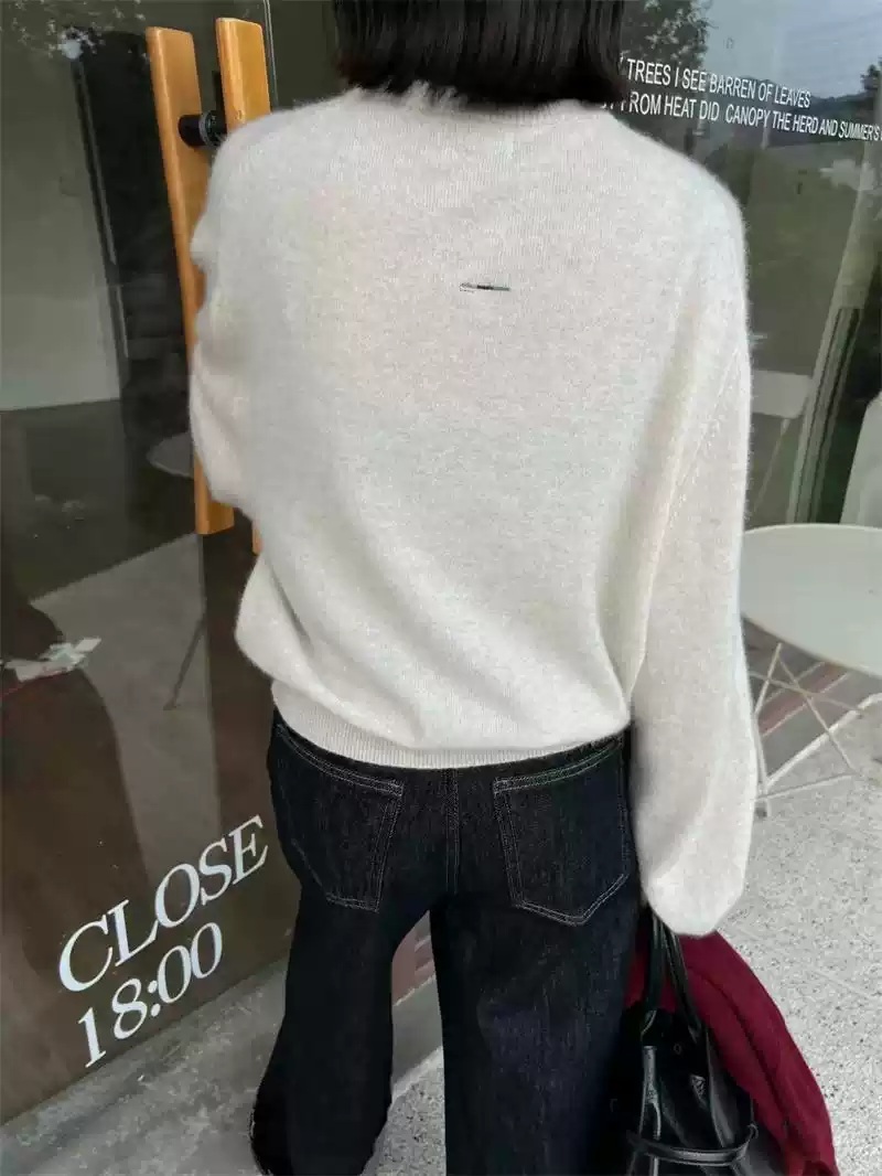 강한나 니트 티셔츠 인스타그램 간절기 라운드넥 의상 옷 패션 - 상세 이미지 5