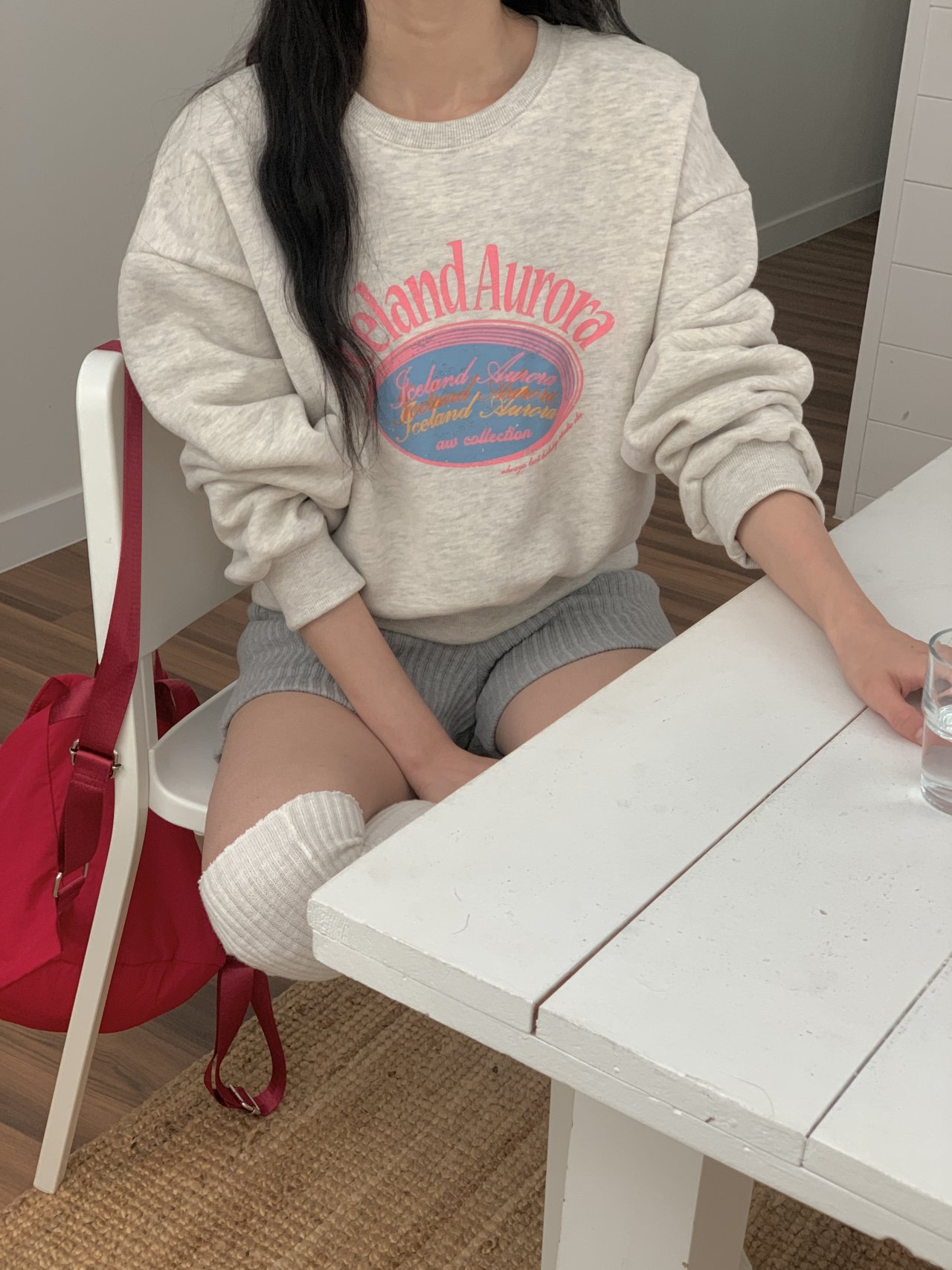 여성 양기모 세미크롭 오로라 루즈핏 나그랑 맨투맨 캠핑룩 - 상세 이미지 2