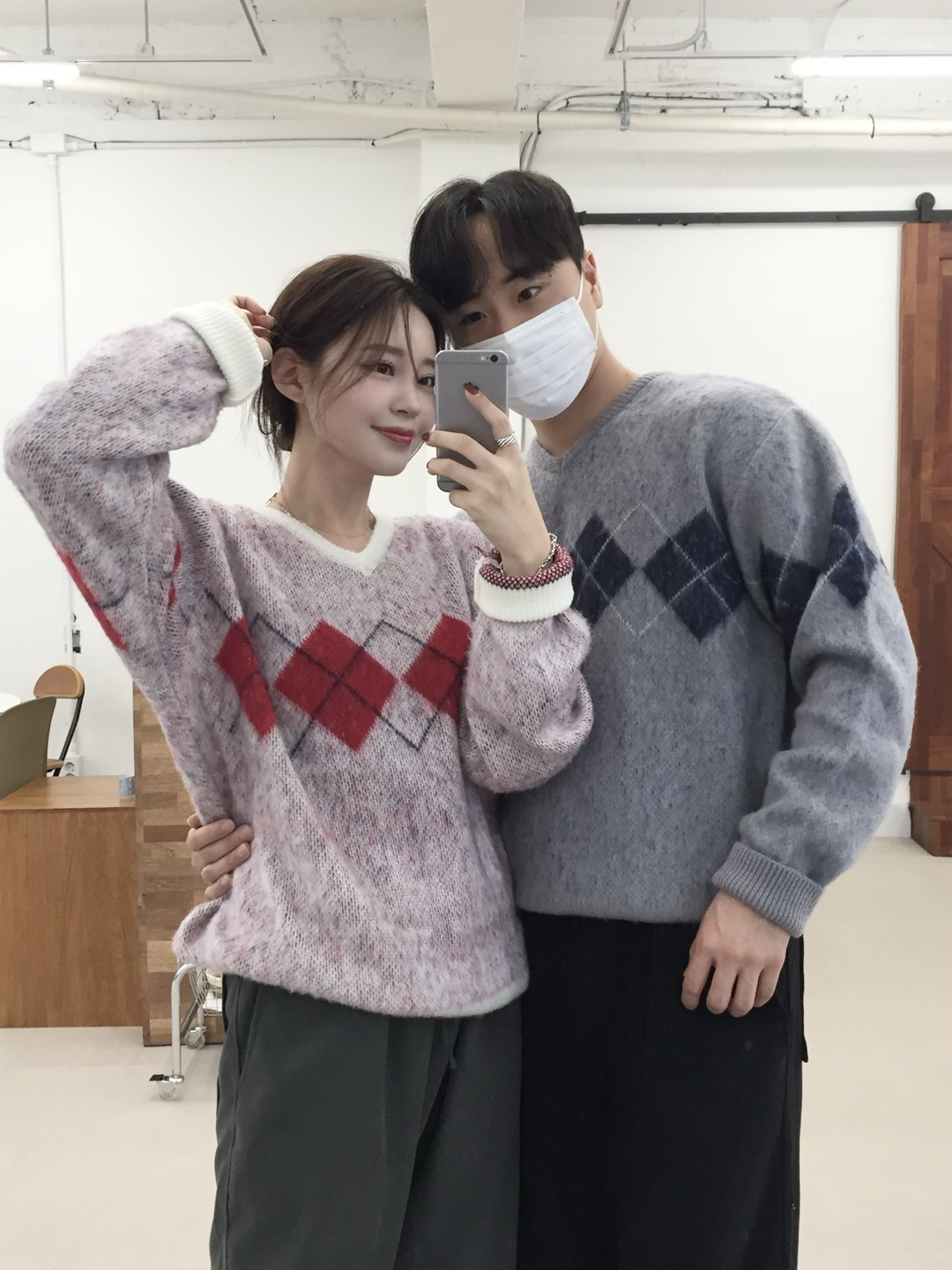 [겨울커플룩❤️/고급]아가일 니트 모헤어 브이넥 겨울니트 상세 이미지 2