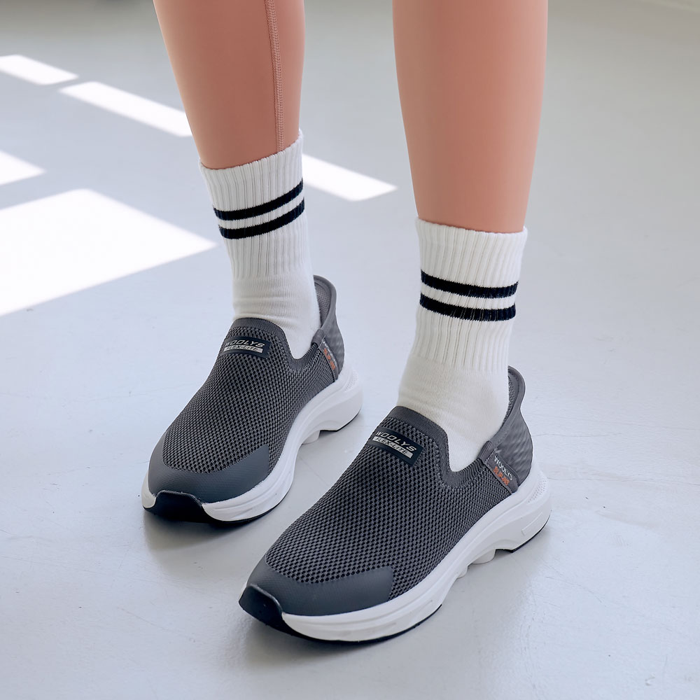 스포티한 디자인 인슬립 키높이 여성 슬립온 운동화 4cm - 상세 이미지 2