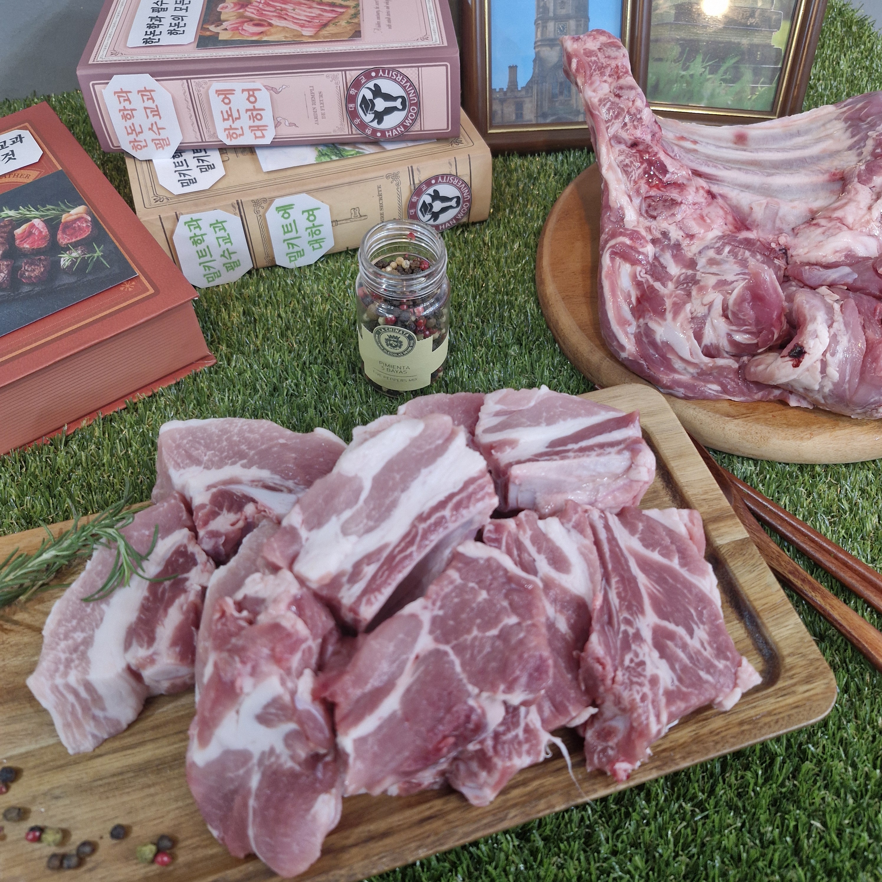 한우대학 한돈 암퇘지 1+등급 돼지갈비 600g 찜용 구이용 갈비찜 LA갈비용