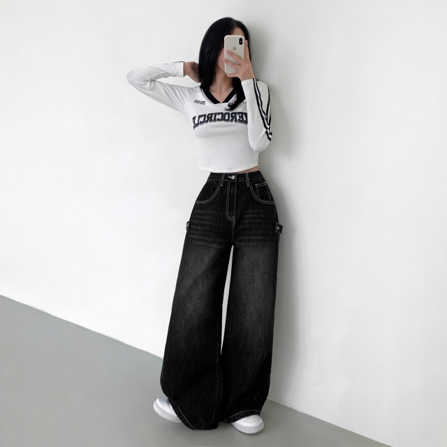 💖30%할인💖[MOMENT JOY/국내제작/핏조절O] 오큐리 캣브러쉬 빈티지 워싱 사이드 핀턱 비조 밑단 스냅 버튼 벌룬핏 청바지 와이드 데님 팬츠 상세 이미지 33