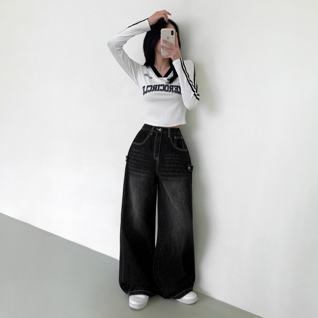 💖30%할인💖[MOMENT JOY/국내제작/핏조절O] 오큐리 캣브러쉬 빈티지 워싱 사이드 핀턱 비조 밑단 스냅 버튼 벌룬핏 청바지 와이드 데님 팬츠 상세 이미지 32