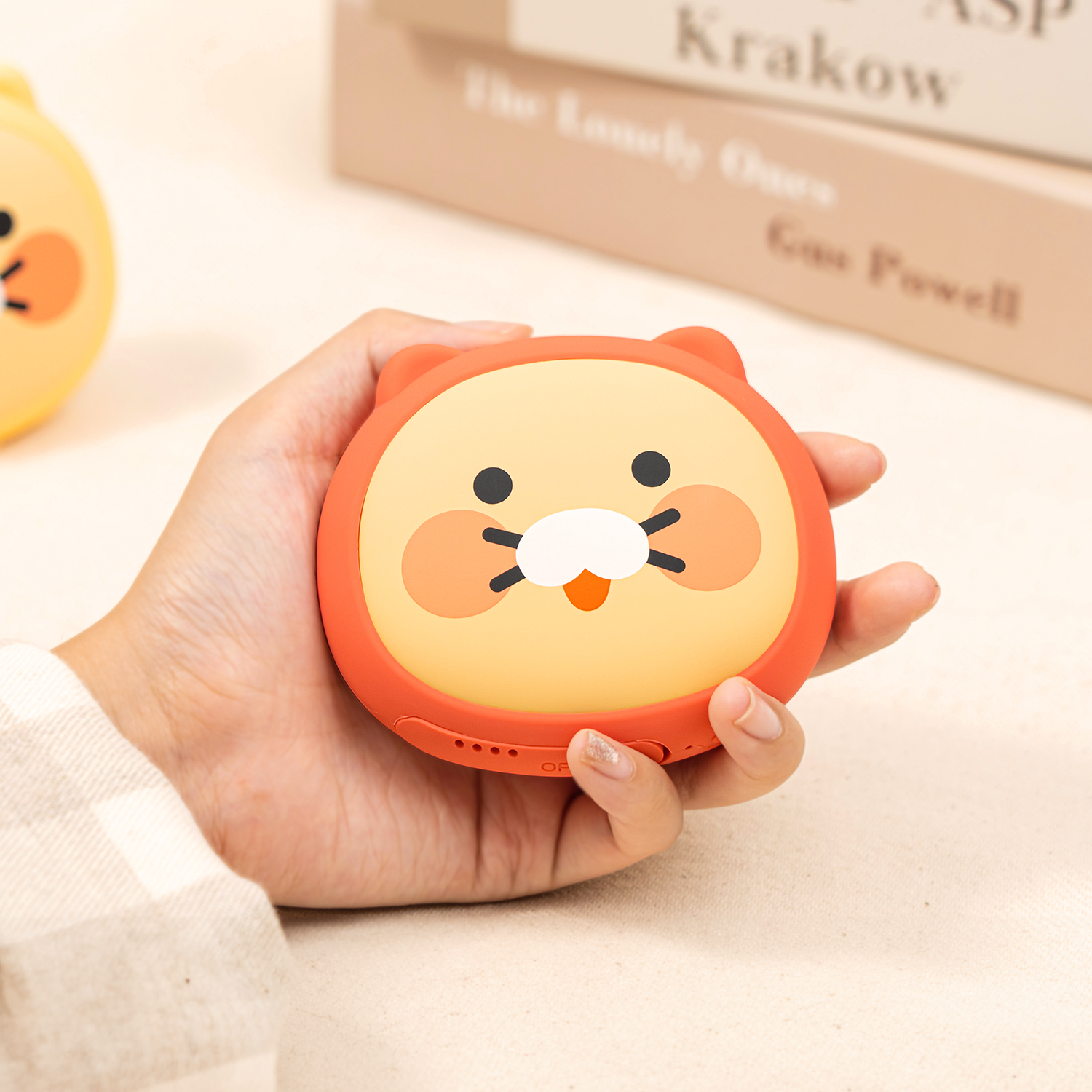 카카오프렌즈 얼굴형 손난로 보조배터리 C타입 충전 5000mAh, 핑크 후드 춘식이 - 상품 이미지