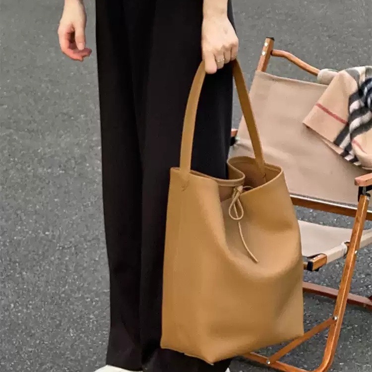 한가인 토트백 가방 유튜브 대용량 버킷백 의상 옷 패션 - 상품 이미지