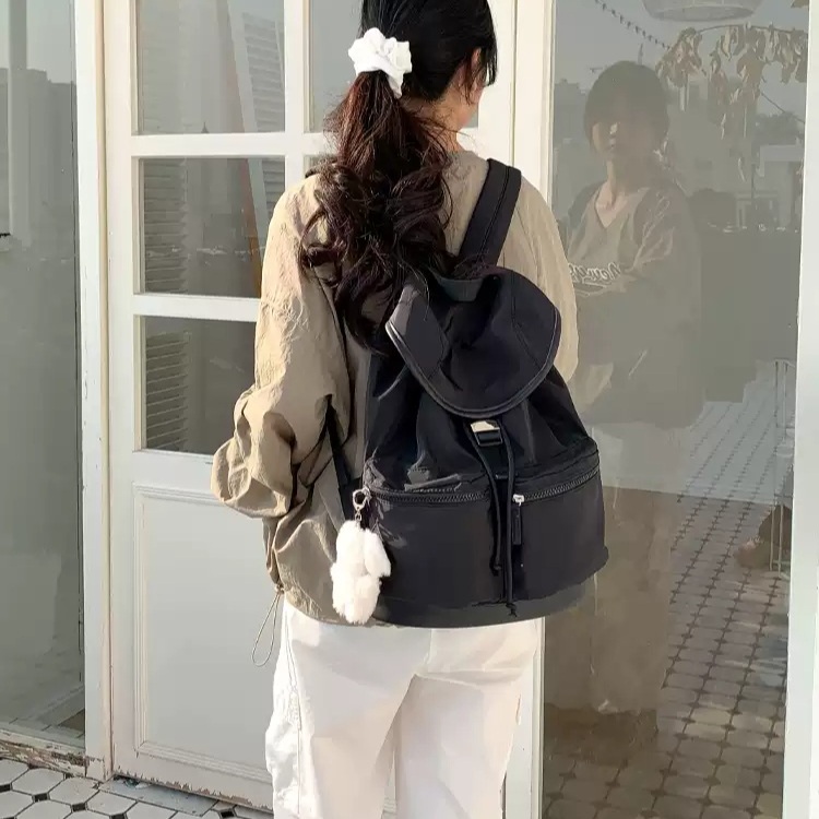 경량 백팩 대용량 배낭 의상 옷 패션 - 메인 이미지