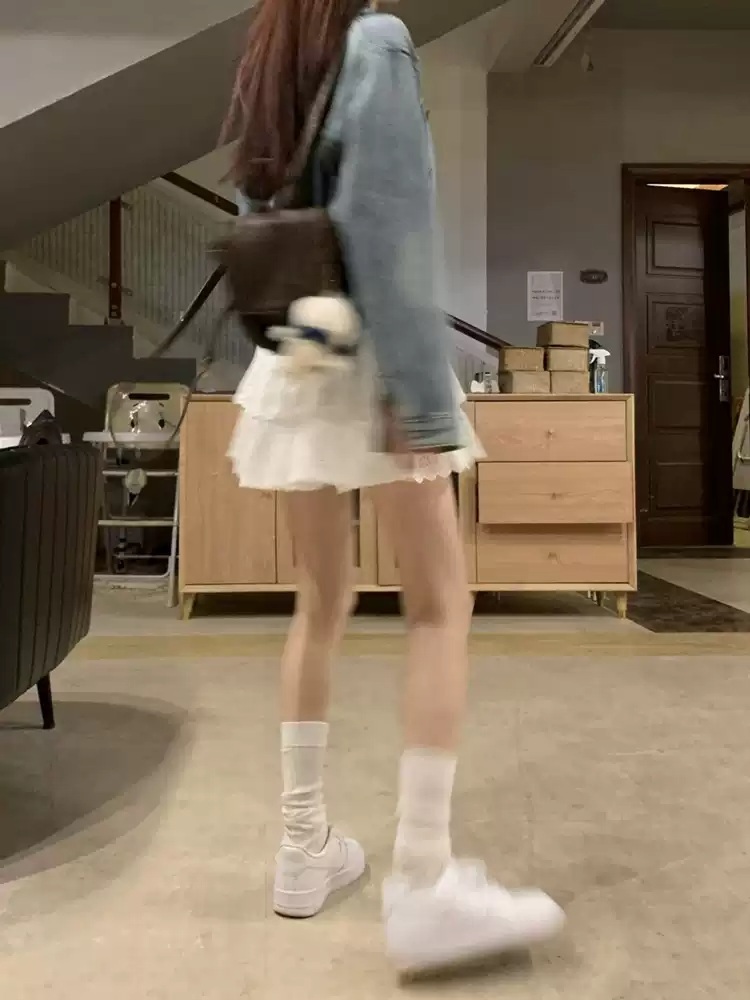 김혜윤 스커트 치마 공항패션 레이스 짧은 의상 옷 패션 - 상세 이미지 5