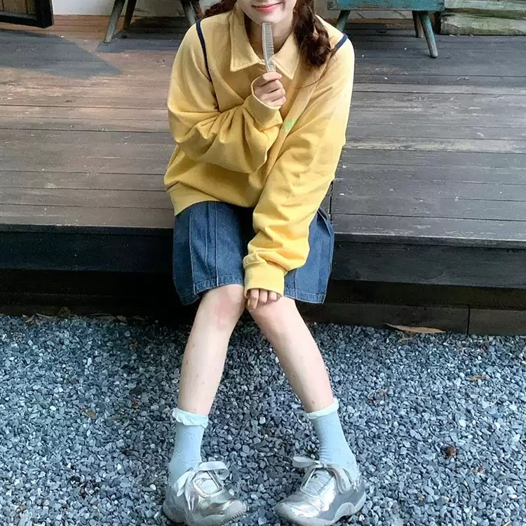 김혜윤 티셔츠 긴팔 옐로우 공항패션 카라넥 루즈핏 의상 옷 패션 - 상품 이미지
