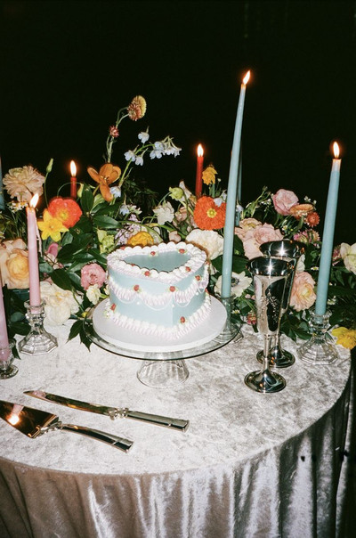 Vintage_wedding_cake_aesthetic.jpeg