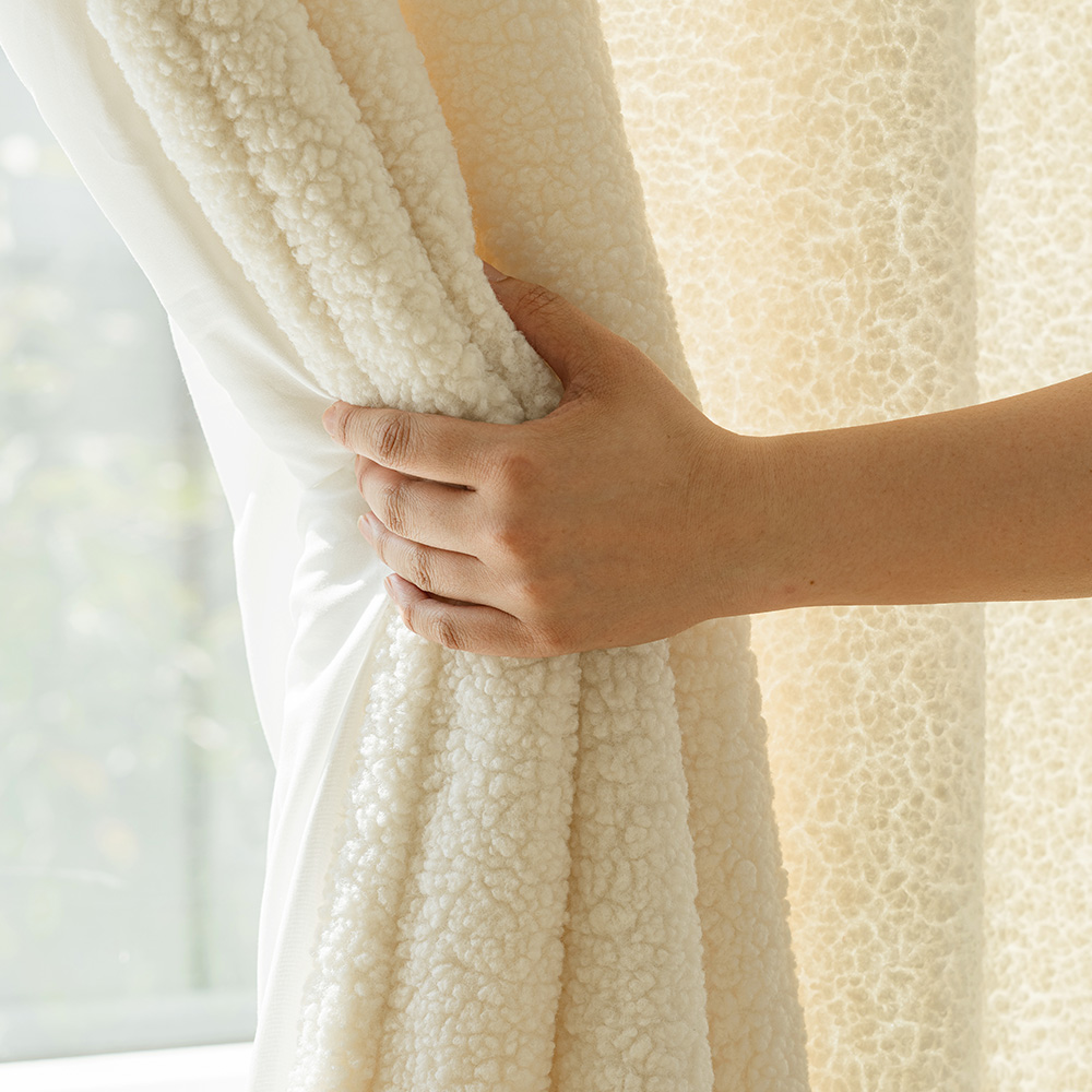 바자르 허그미 양털 솜누빔 방한커튼 140x235