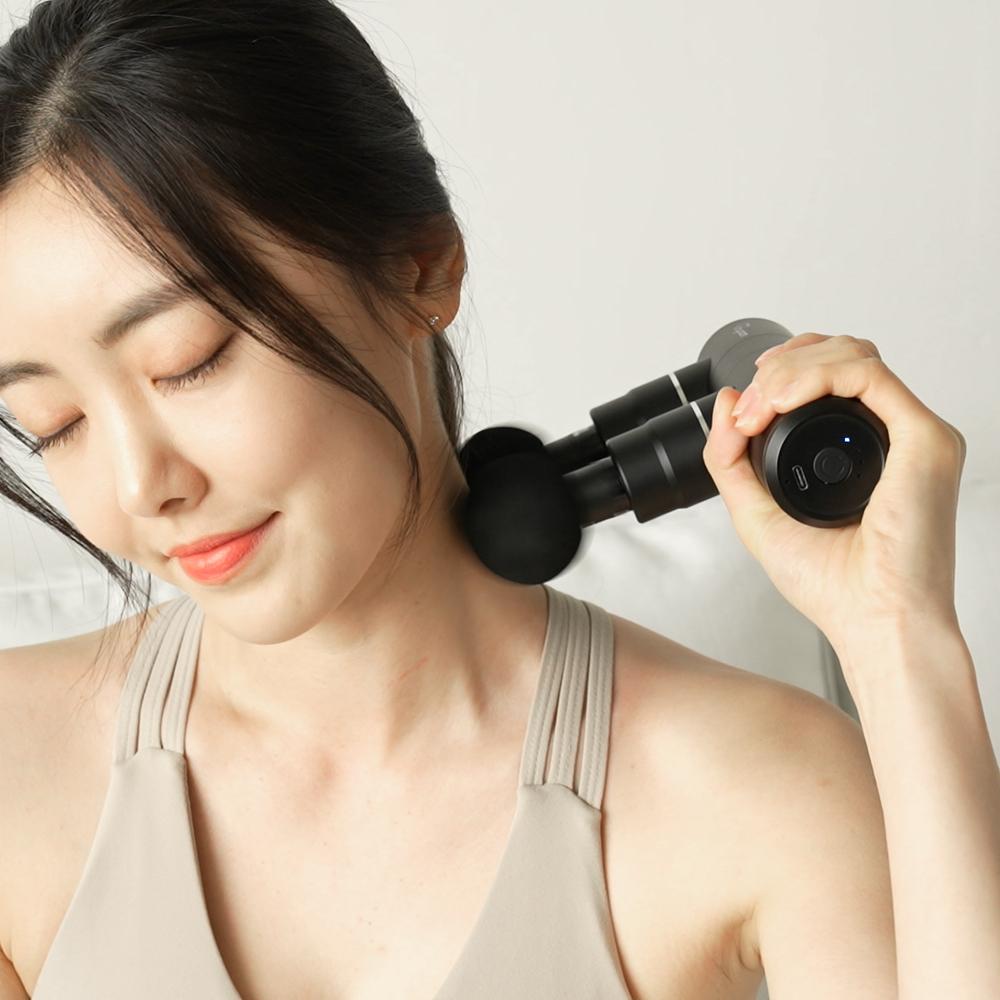무선마사지건 휴대용안마기 진동건 전동 롤링마사지건 이미지 6