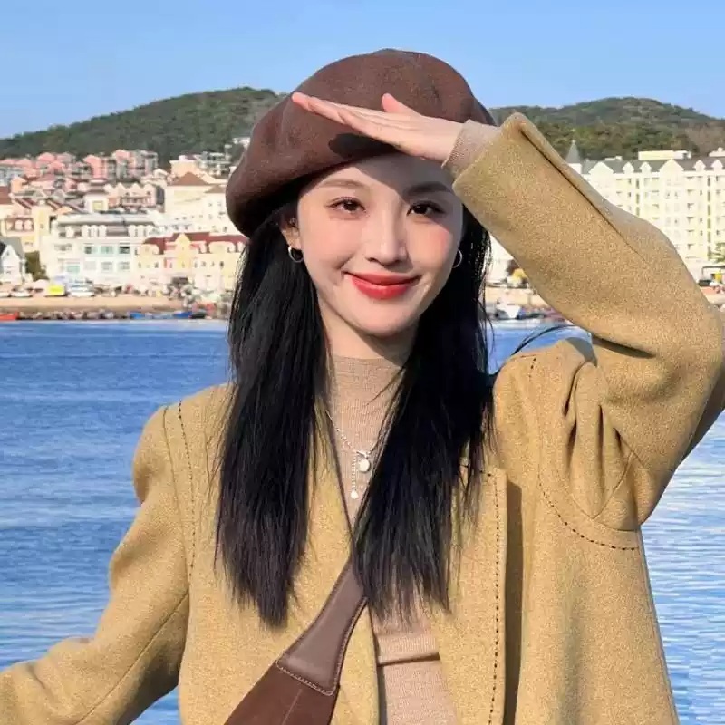 아일릿 원희 베레모 모자 공식유튜브 가을 복고풍 의상 옷 패션 - 상세 이미지 3